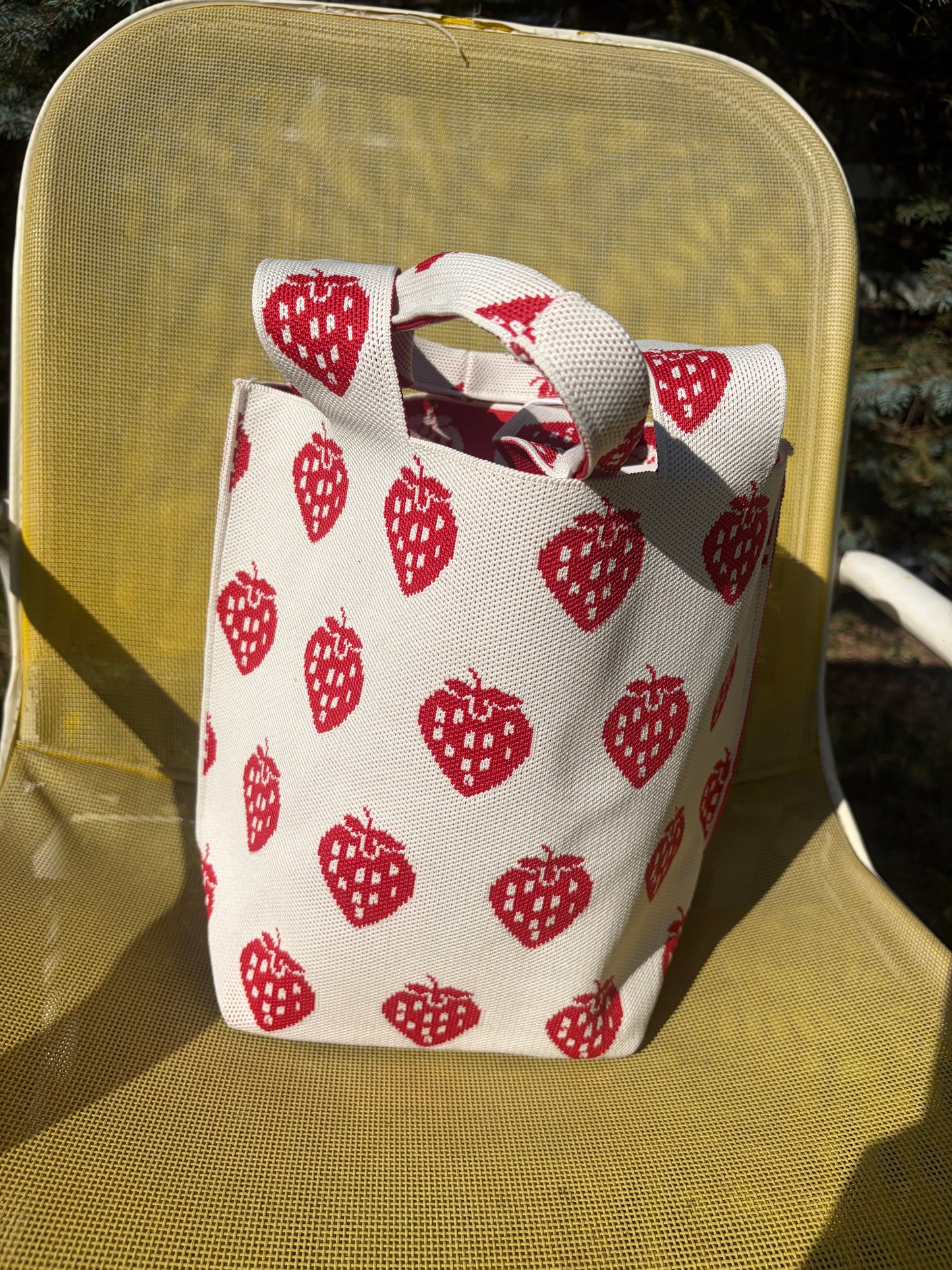 Small strawberry tote