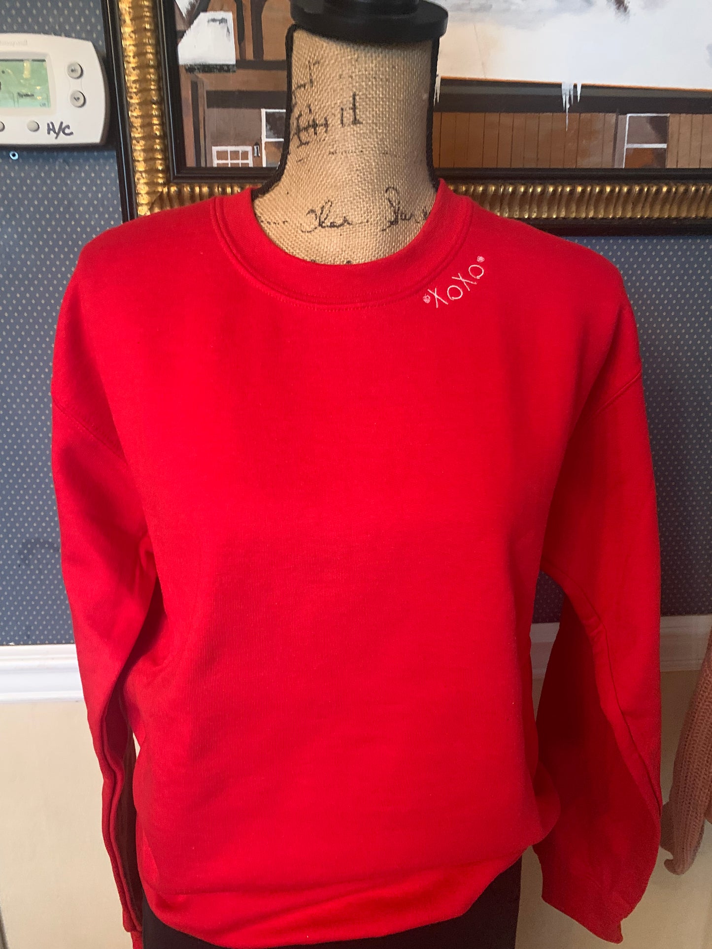 XOXO with hearts embroidered collar