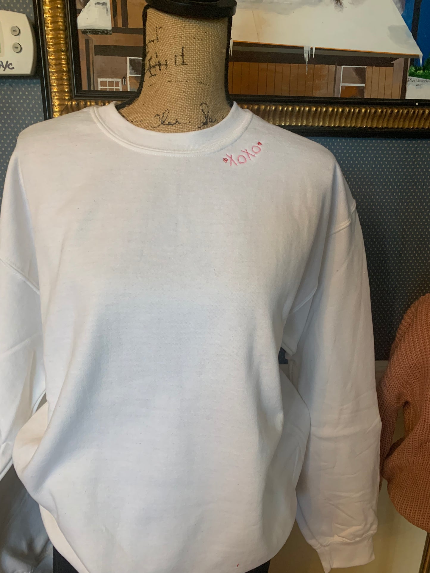 XOXO with hearts embroidered collar