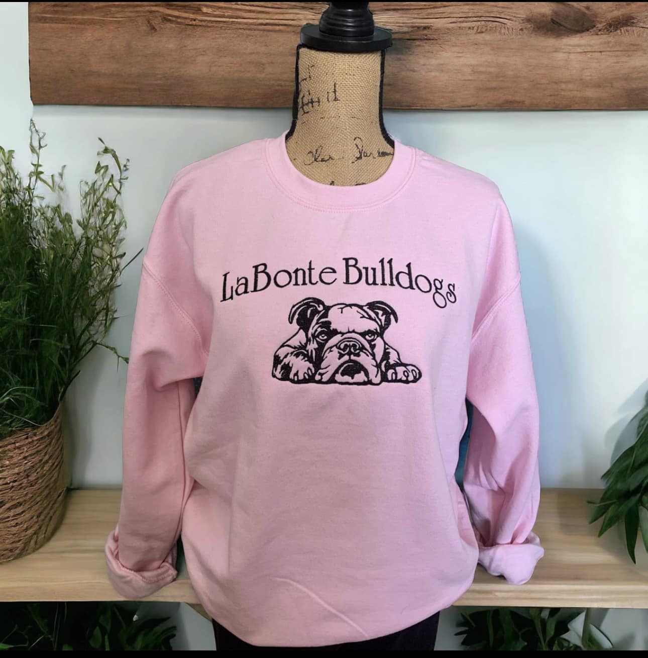 Bulldog crewneck sweatshirt with customizable name