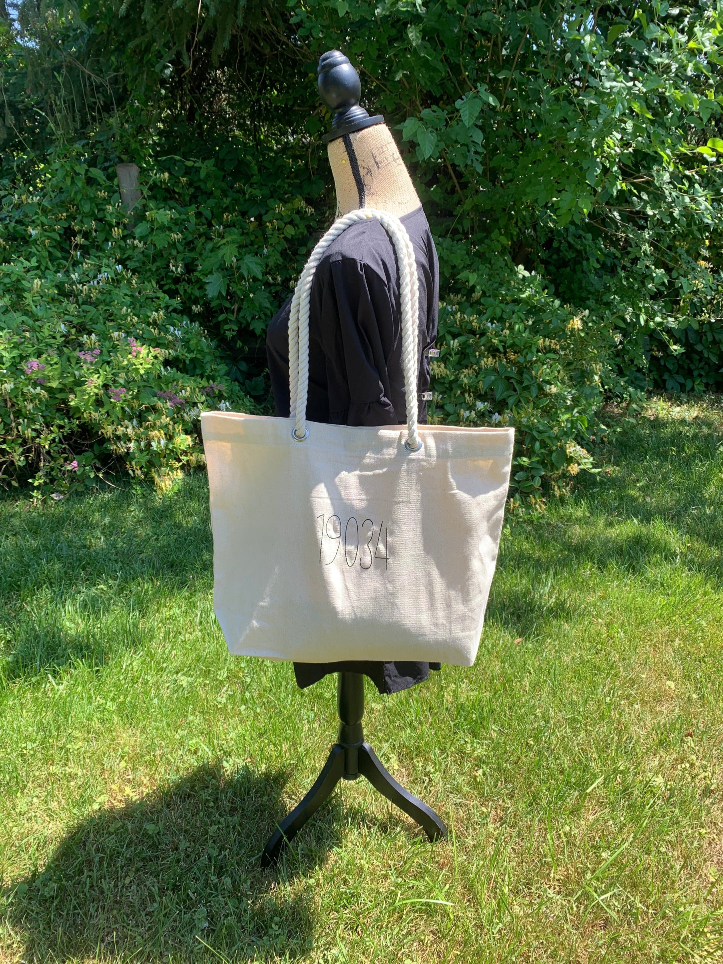 Zip code tote