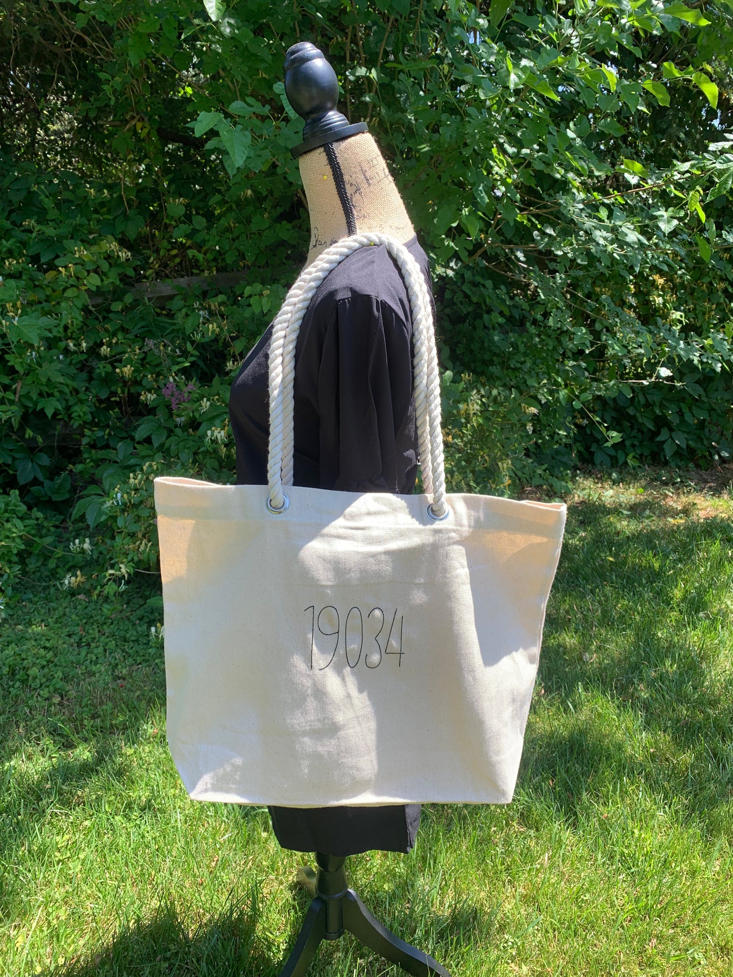 Zip code tote