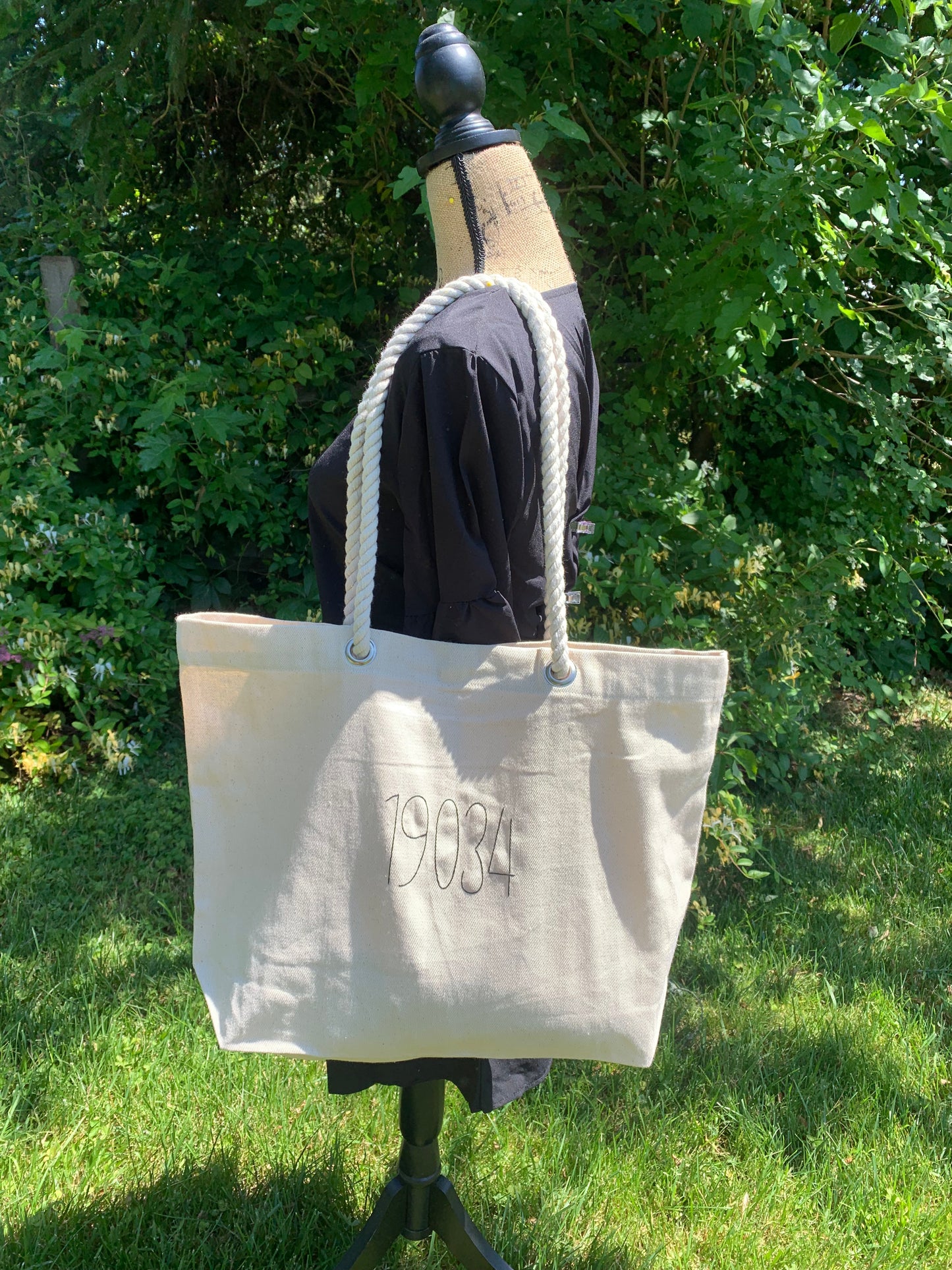 Zip code tote