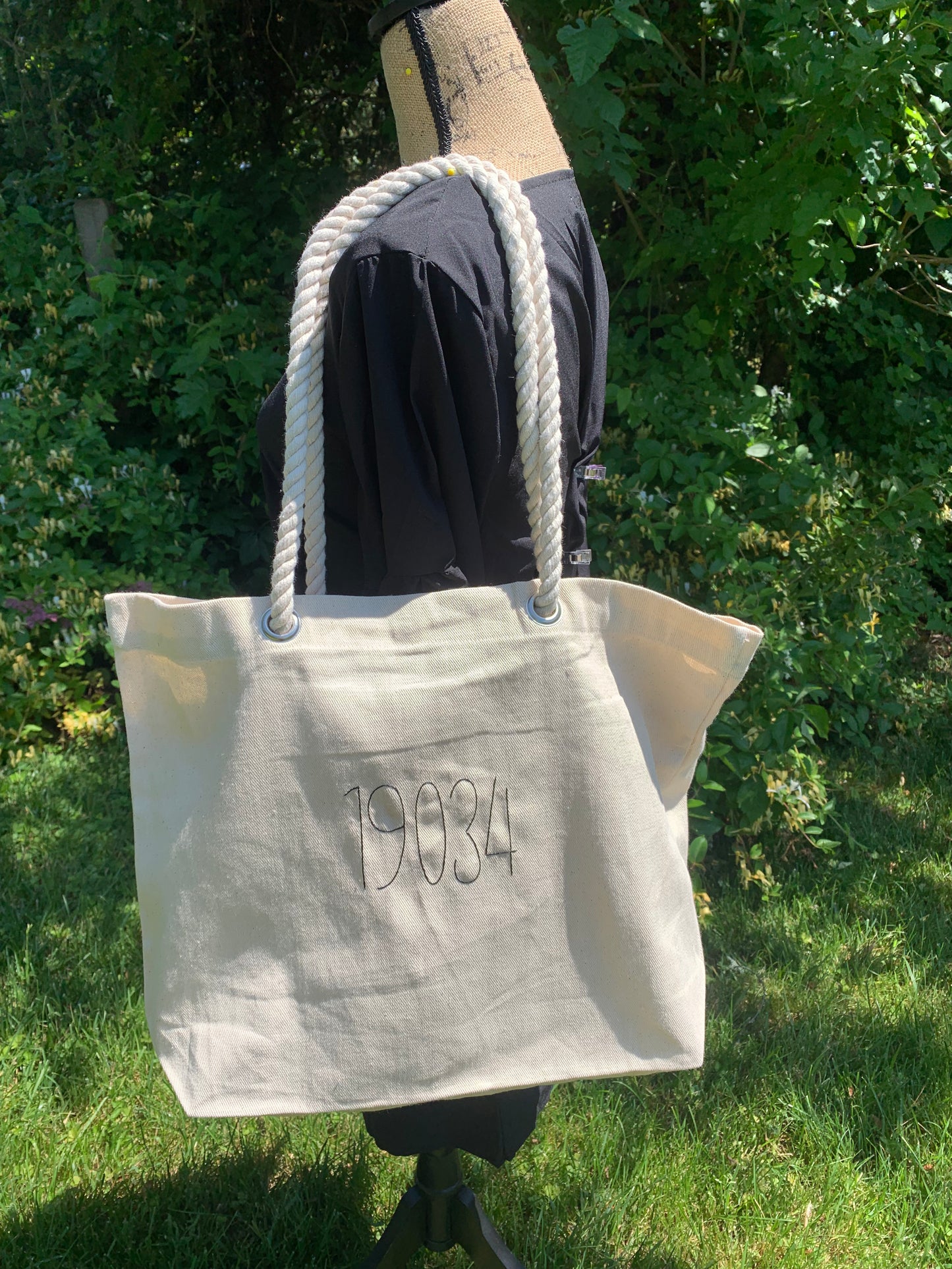 Zip code tote
